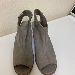 Austrian, Paul Green Grey open toe booties
